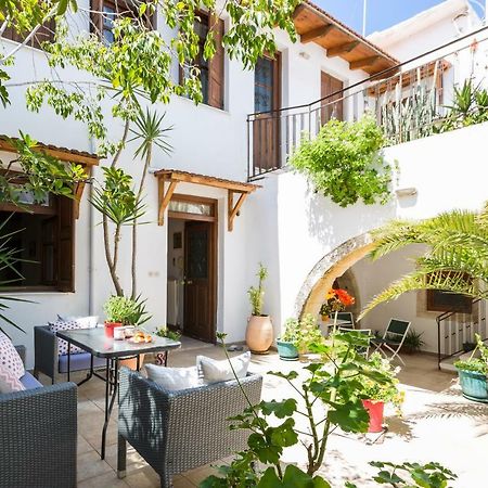 Lilys Apartments Rethymno Esterno foto