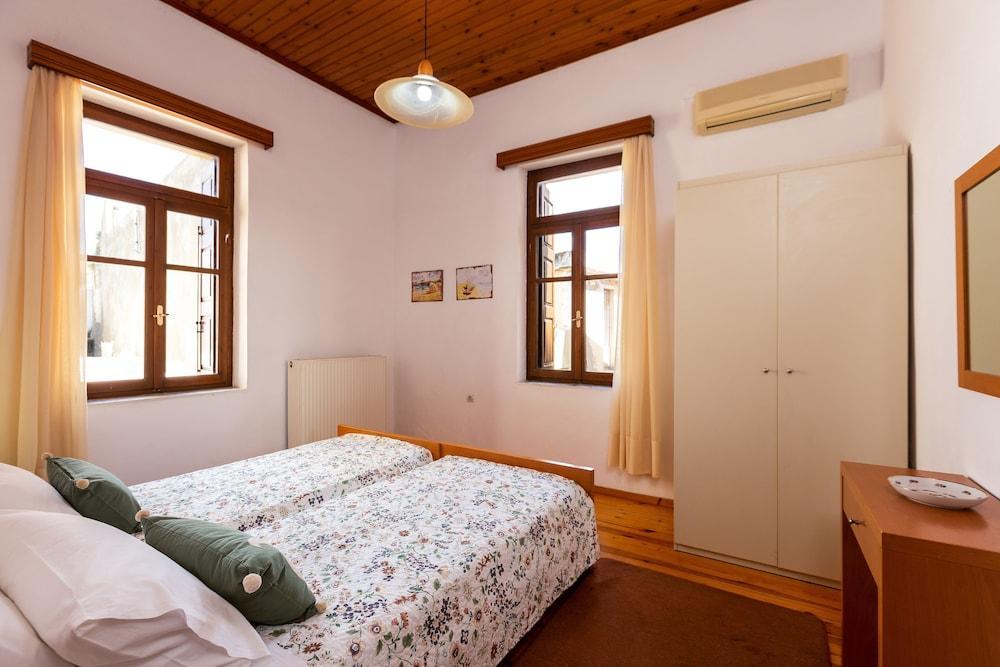 Lilys Apartments Rethymno Esterno foto
