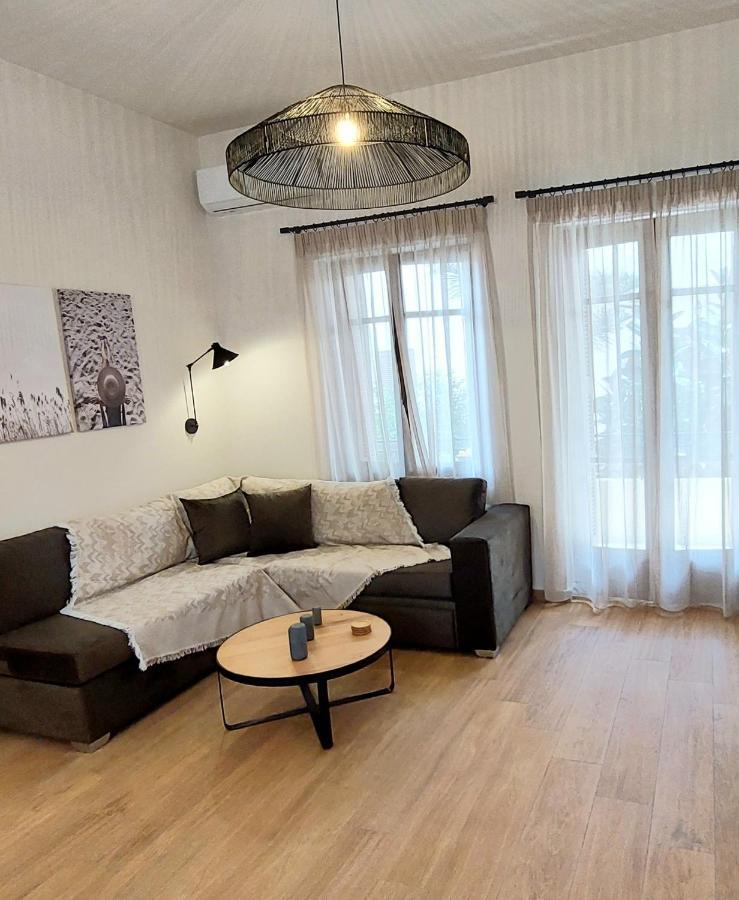 Lilys Apartments Rethymno Esterno foto