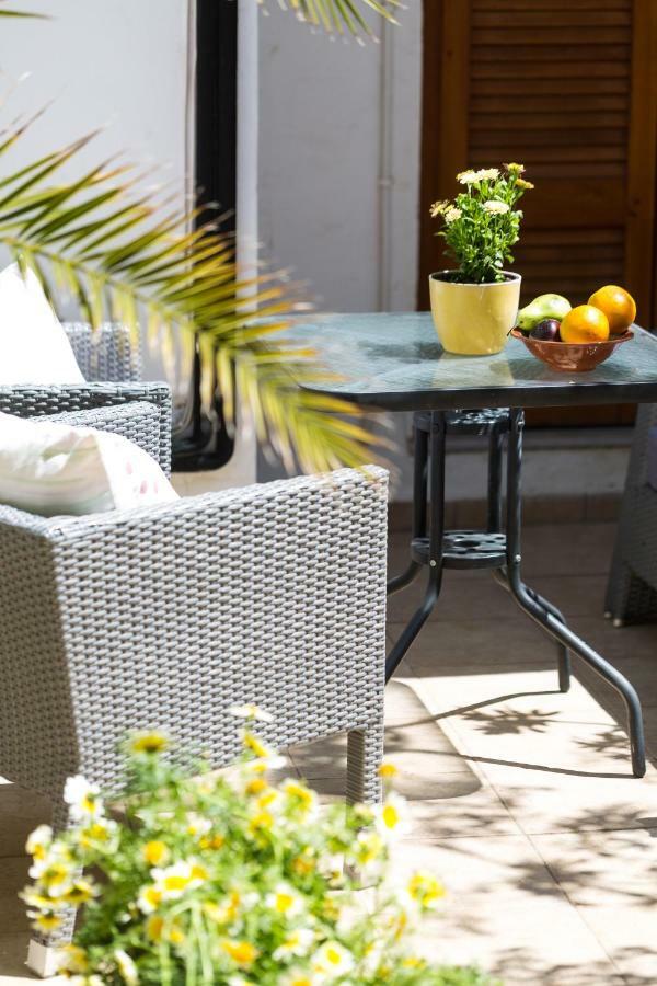 Lilys Apartments Rethymno Esterno foto
