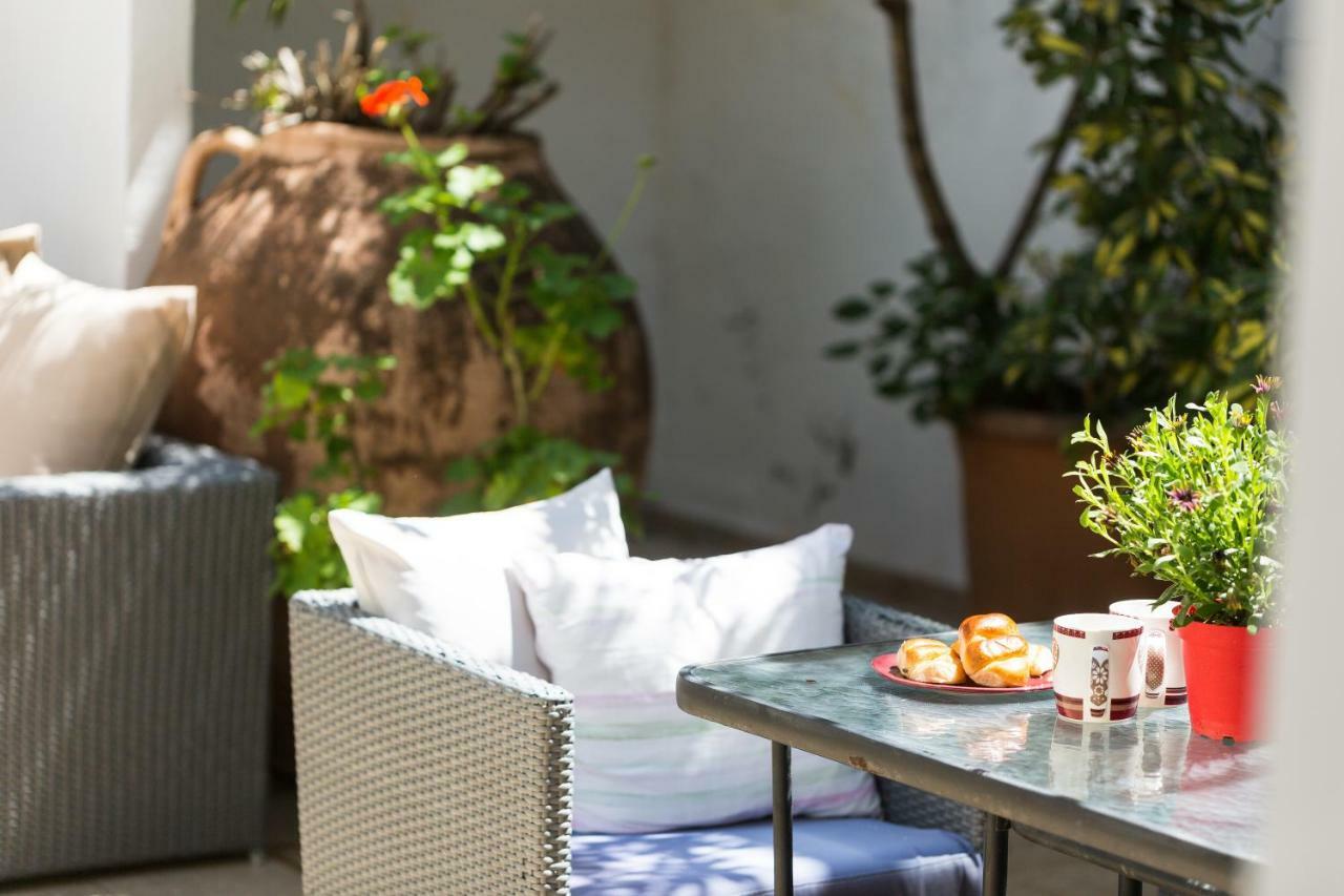 Lilys Apartments Rethymno Esterno foto